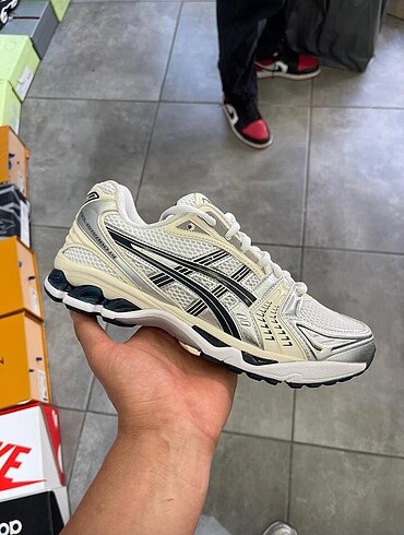 Asics Kayano white