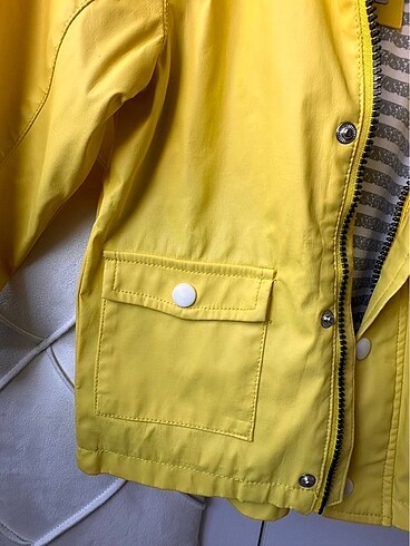 Sarı yağmurluk - Görsel 6