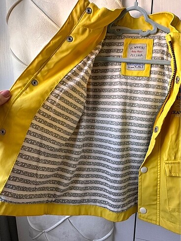Sarı yağmurluk - Görsel 7
