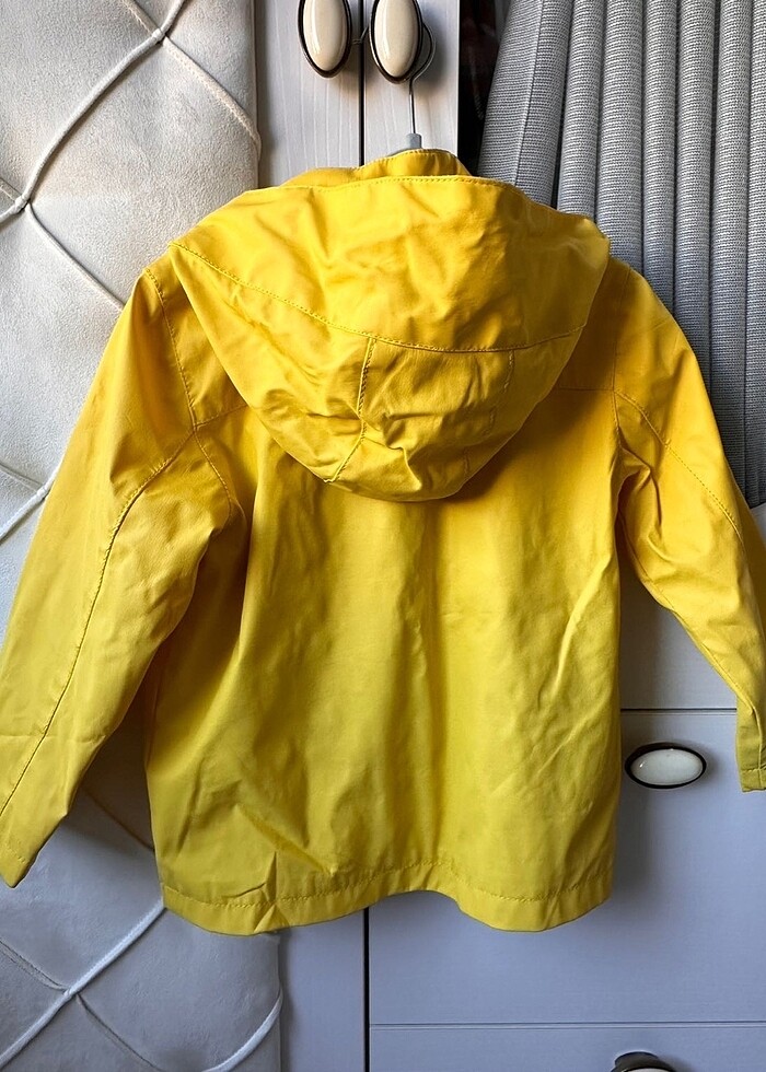 Sarı yağmurluk - Görsel 5