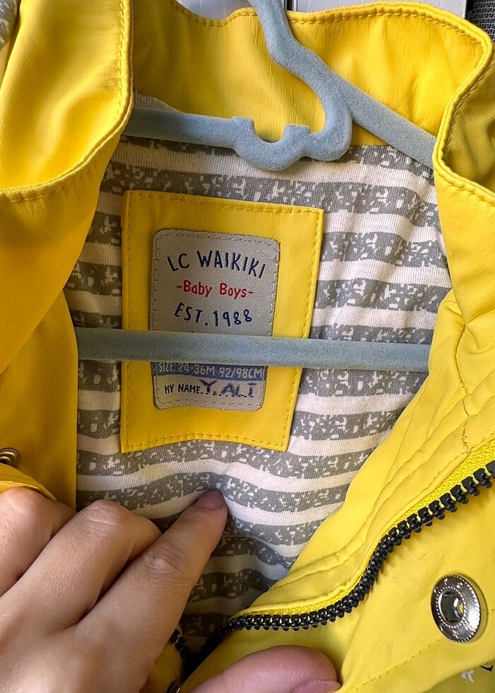 Sarı yağmurluk - Görsel 3