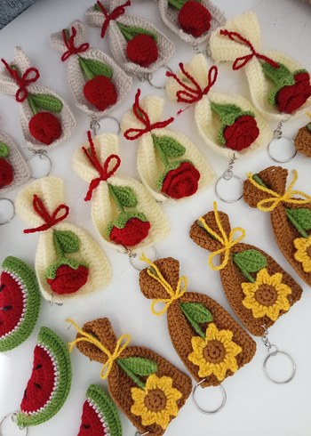 Renkli Örgü Anahtarlıklar Seti - Görsel 2