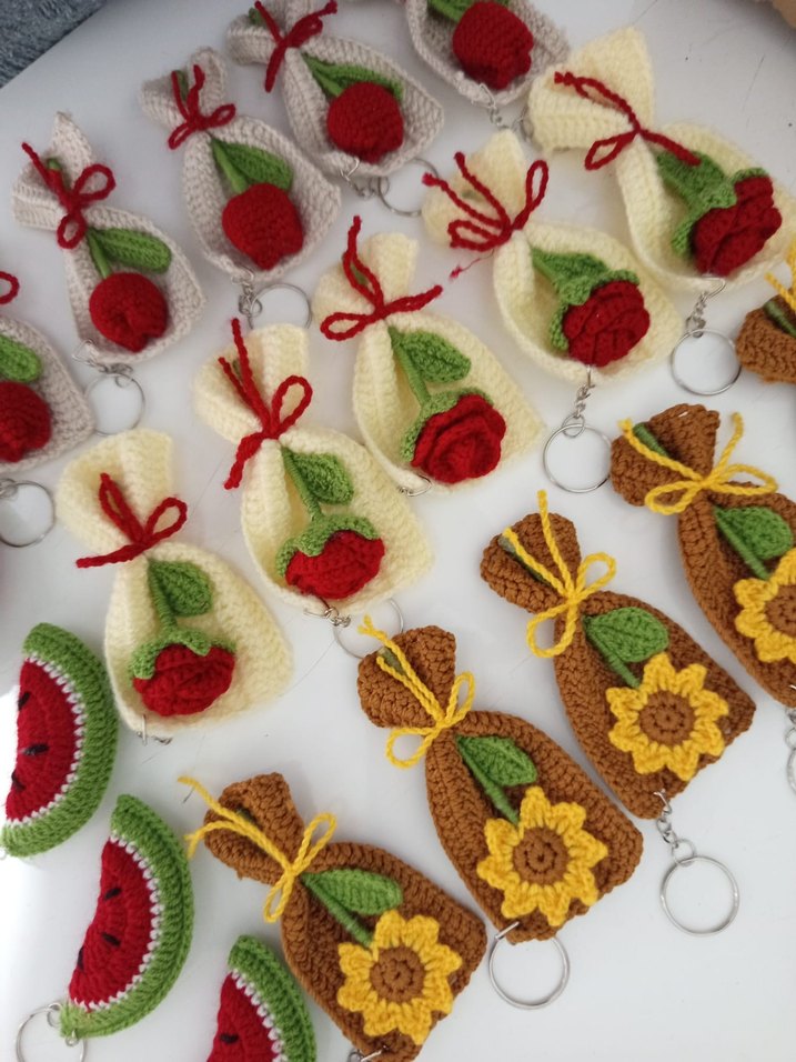 Renkli Örgü Anahtarlıklar Seti - Görsel 2