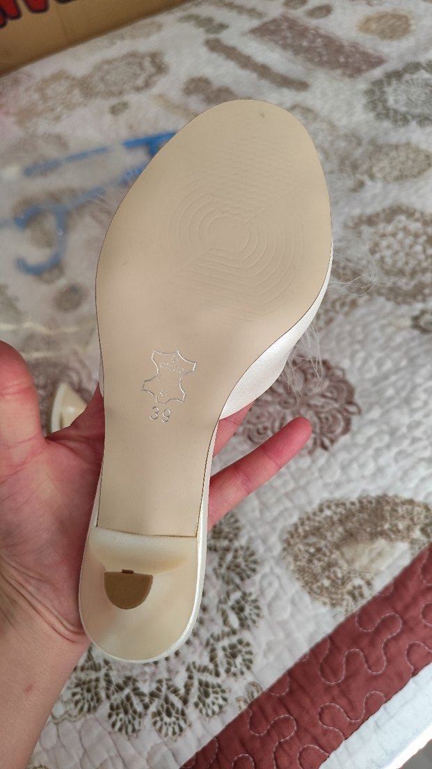 Beyaz Kürklü Kadın Dolgu Topuk Terlik - Görsel 3