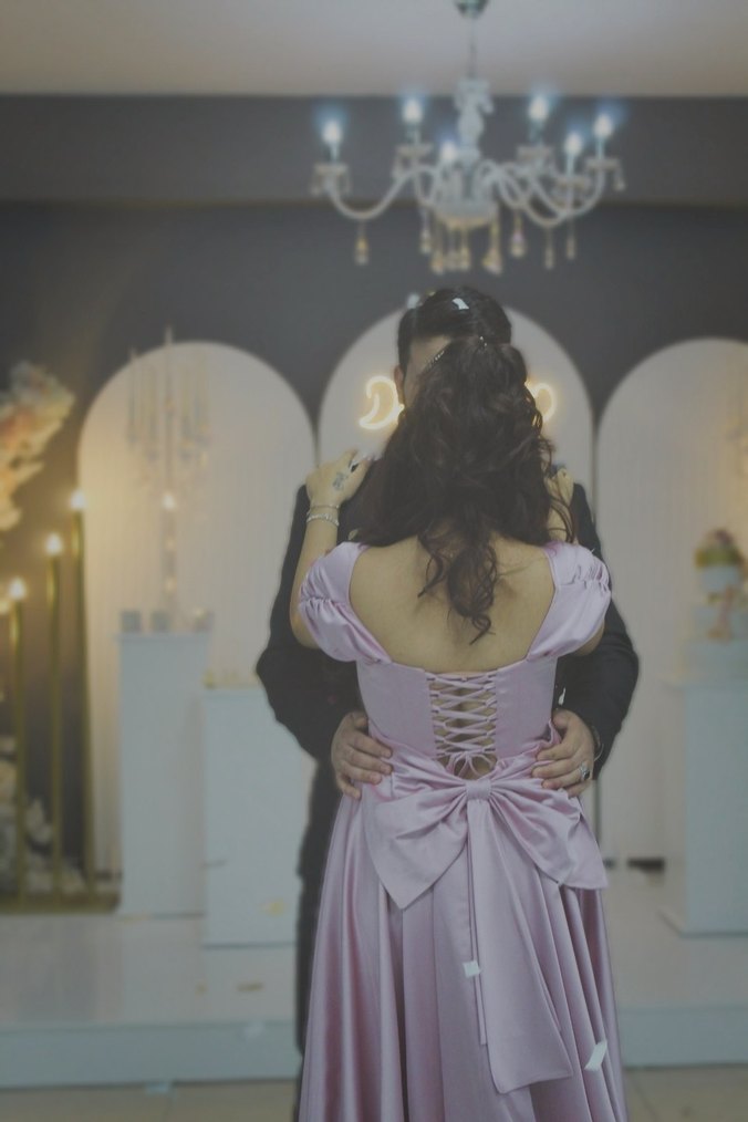 Pudra V Yaka Drapeli Uzun Abiye Elbise - Görsel 2