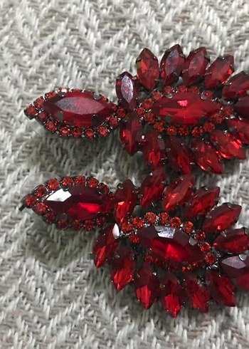 Kırmızı Payetli Mini Kadın Küpeler - Görsel 2