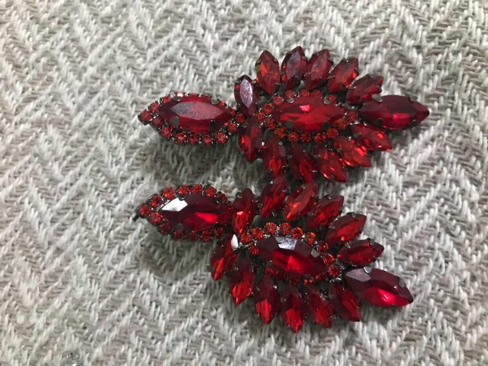 Kırmızı Payetli Mini Kadın Küpeler - Görsel 2