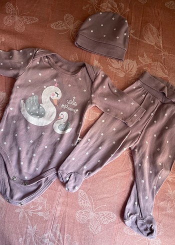 Kız bebek zıbınlı takım