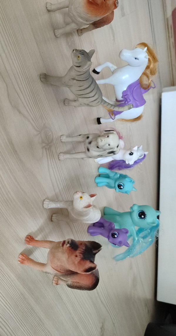 Çeşitli Renkli Hayvan ve At Figürleri - Görsel 4