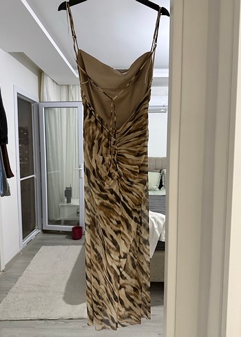 Zara Zara marka sırtı ipli ve büzgülü abiye günlük elbise