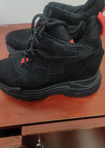 Kadın Siyah Kırmızı Bağcıklı Spor Ayakkabı - Görsel 2