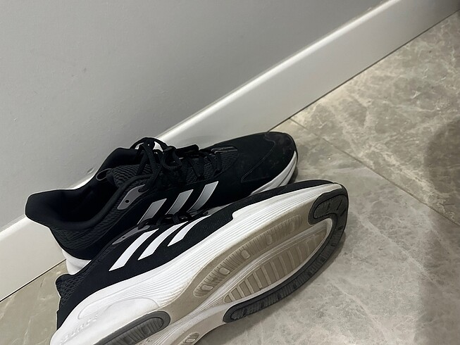 45 Beden Adidas Spor Ayakkabı
