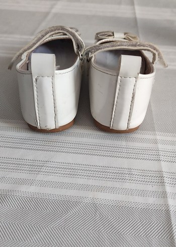 Kız Çocuk Beyaz Tokalı Babet Ayakkabı - Görsel 3