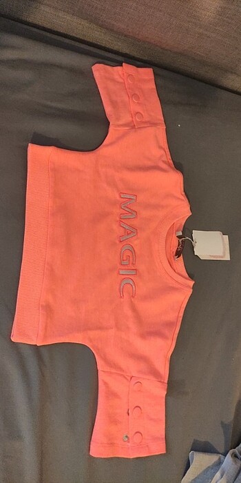 Neon turuncu narçiçeği crop - Görsel 2