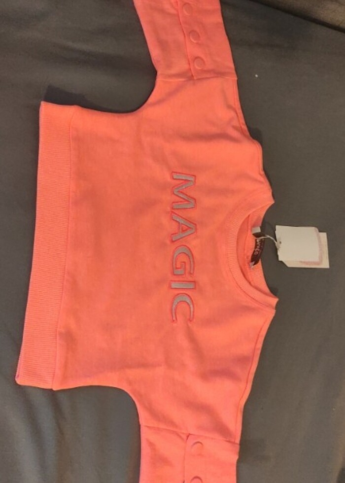 Neon turuncu narçiçeği crop - Görsel 2