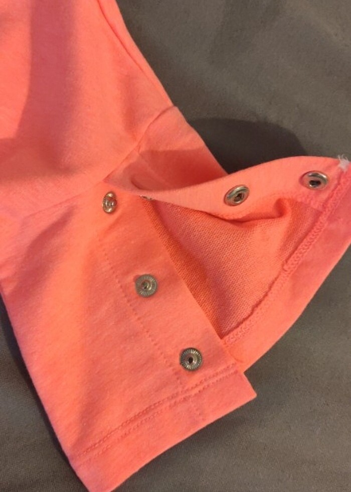 Neon turuncu narçiçeği crop - Görsel 3