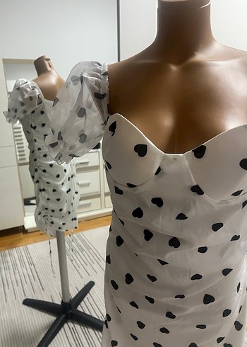 Beyaz Puantiyeli Mini Straplez Elbise - Görsel 4