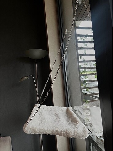 Beyaz Cama Yapışan Vantuzlu Peluş Kedi Yatağı