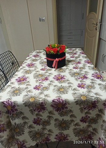 Çiçek Desenli Çok Renkli Masa Örtüsü - Görsel 9