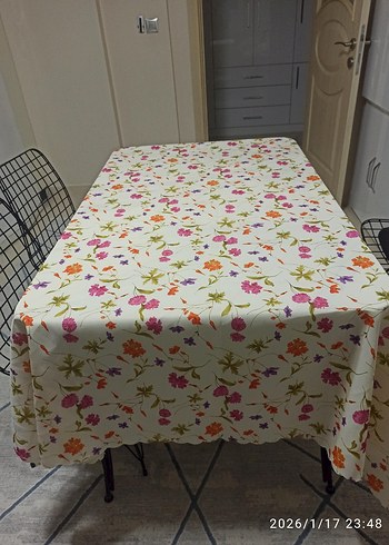 Çiçek Desenli Çok Renkli Masa Örtüsü - Görsel 17