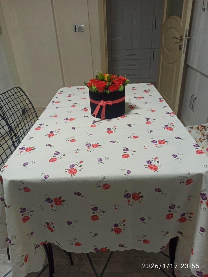 Çiçek Desenli Çok Renkli Masa Örtüsü - Görsel 4