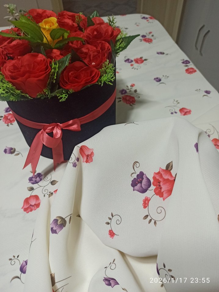 Çiçek Desenli Çok Renkli Masa Örtüsü - Görsel 5