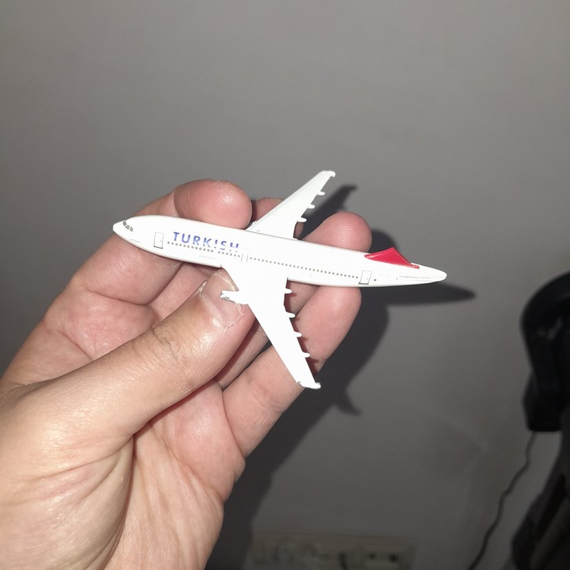 Beyaz Turkish Uçak Model Kiti - Görsel 4