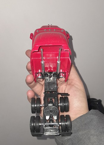 Kırmızı Oyuncak Tır - Görsel 6