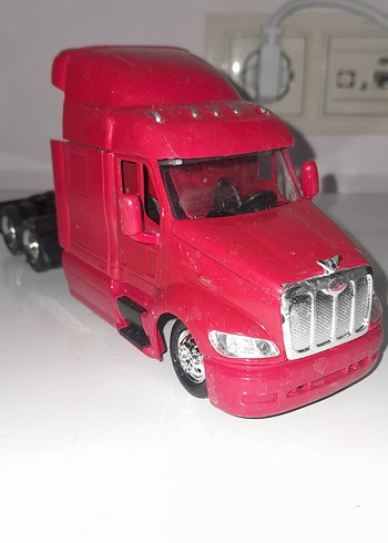 Kırmızı Oyuncak Tır - Görsel 8