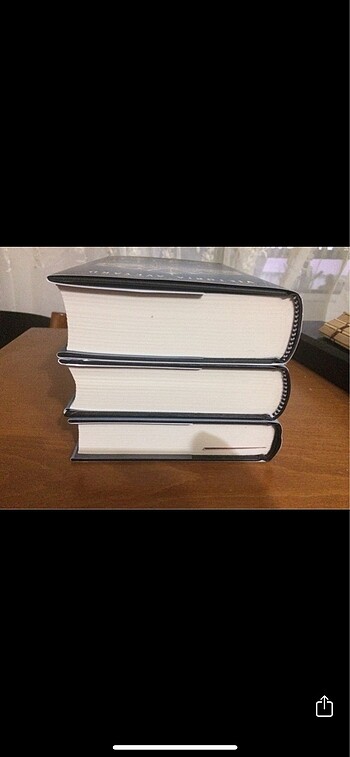  Beden Kızıl kraliçe üç kitap