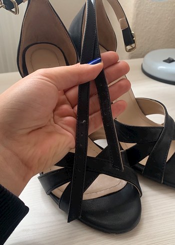 Siyah kalın topuklu ayakkabı - Görsel 2