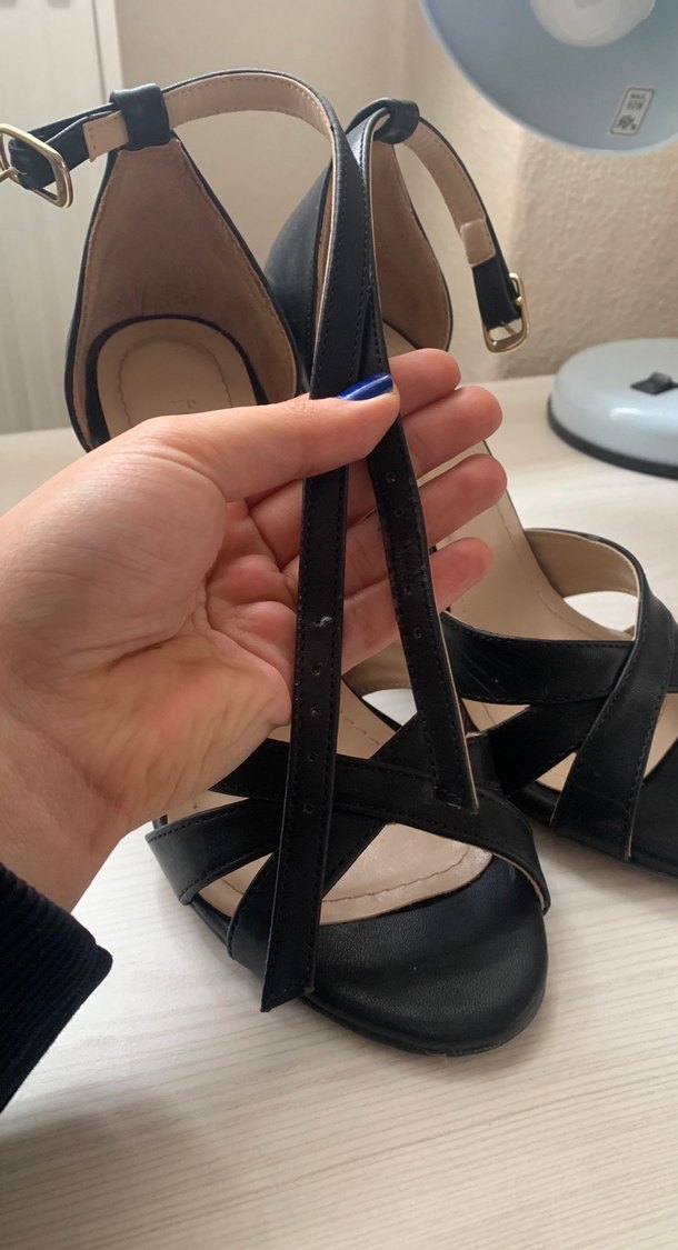 Siyah kalın topuklu ayakkabı - Görsel 2