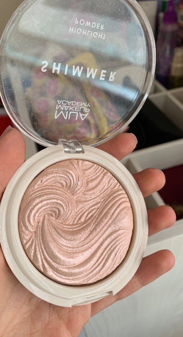 MUA Makeup Academy Işıltılı Aydınlatıcı Pudra - Görsel 2