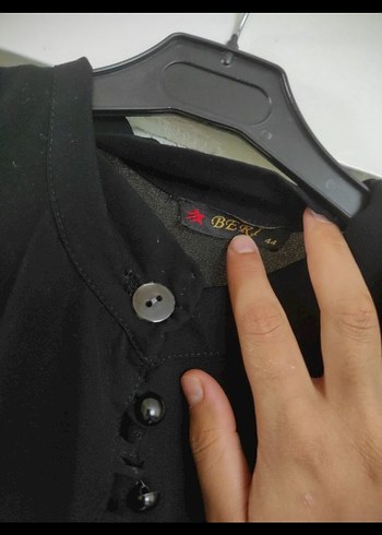 Siyah Düğmeli Uzun ferace - Görsel 3