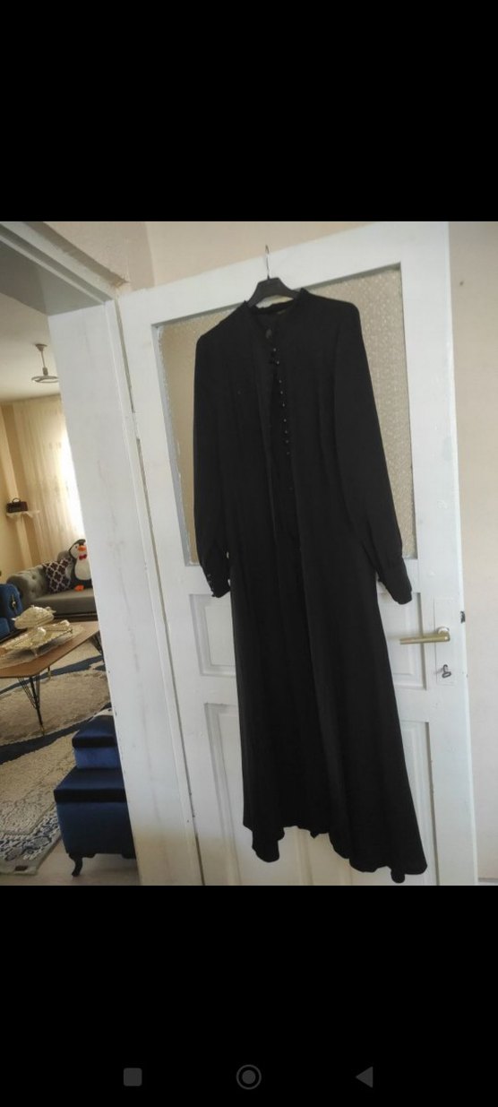 Siyah Düğmeli Uzun ferace - Görsel 2