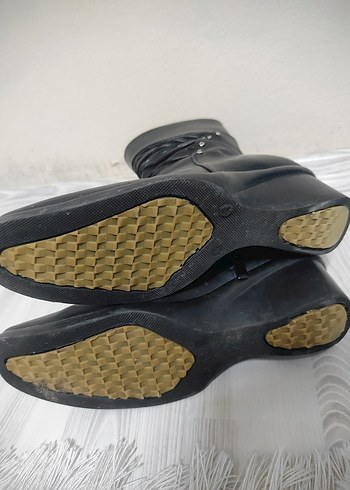 Siyah Deri Kadın Dolgu Topuklu Bot - Görsel 3