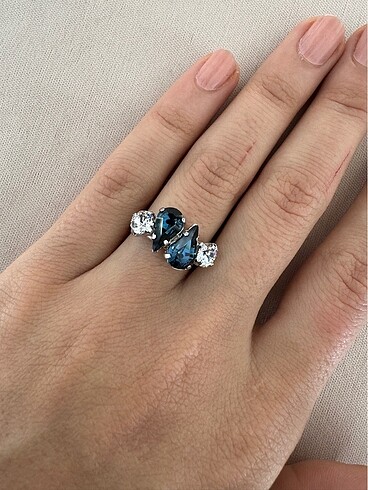 Swarovski gümüş yüzük