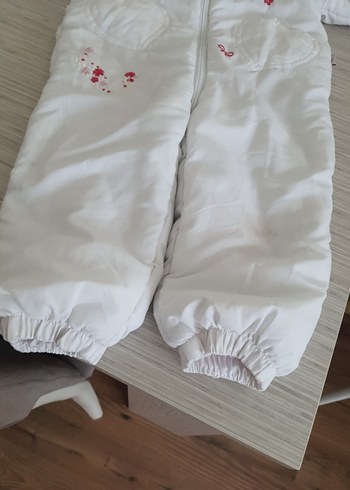 Beyaz Nakışlı Kapüşonlu Bebek Tulumu - Görsel 8