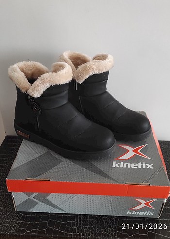 Kinetix Siyah Kürklü Kadın Bot - Görsel 2