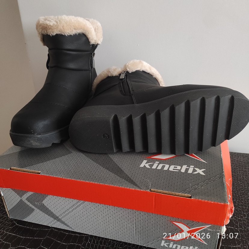Kinetix Siyah Kürklü Kadın Bot - Görsel 3