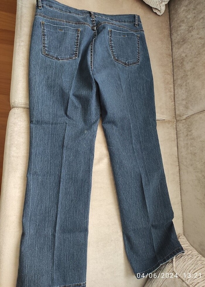 Kadın kot pantalon. - Görsel 4