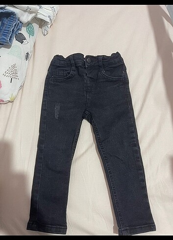 LCW bebek kot pantalonu.