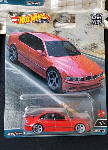  Hot wheels premium bmw m5