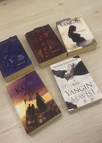 Binnur Şafak Nigiz yangın mavisi Roman Seti