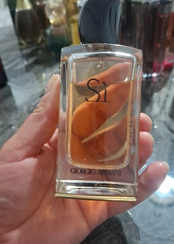 Giorgio Armani Si Kadın Parfümü