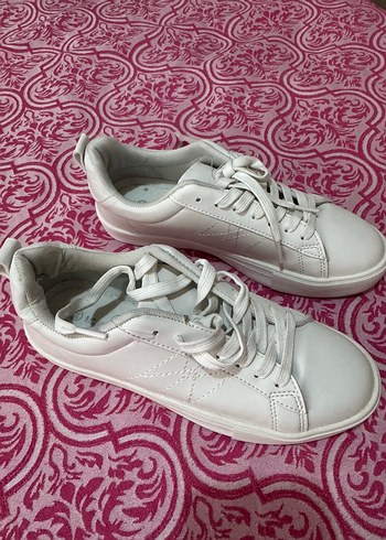 39 Beden Beyaz Bağcıklı Kadın Sneaker