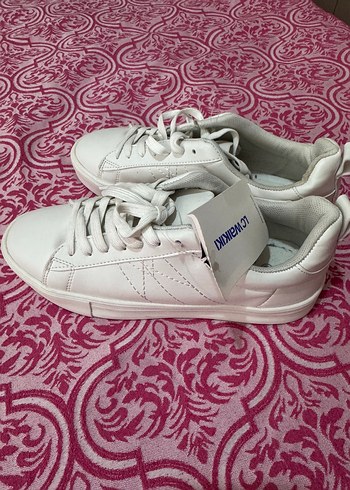 Beyaz Bağcıklı Kadın Sneaker