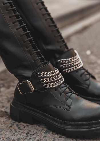 Zincir Detaylı Siyah Uzun Gotik Postal - Görsel 5