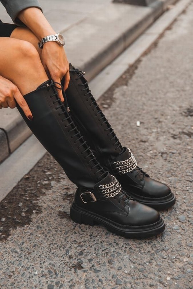 Zincir Detaylı Siyah Uzun Gotik Postal - Görsel 2