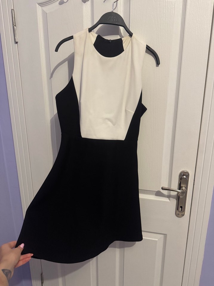 Zara Siyah Beyaz Elbise - Görsel 4